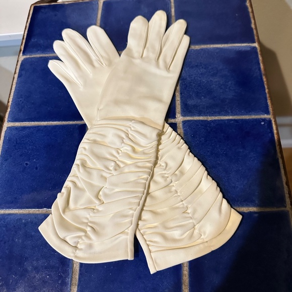 White MCM Gloves Ruched Elbow Length MCM Perfct Condition - Picture 12 of 13